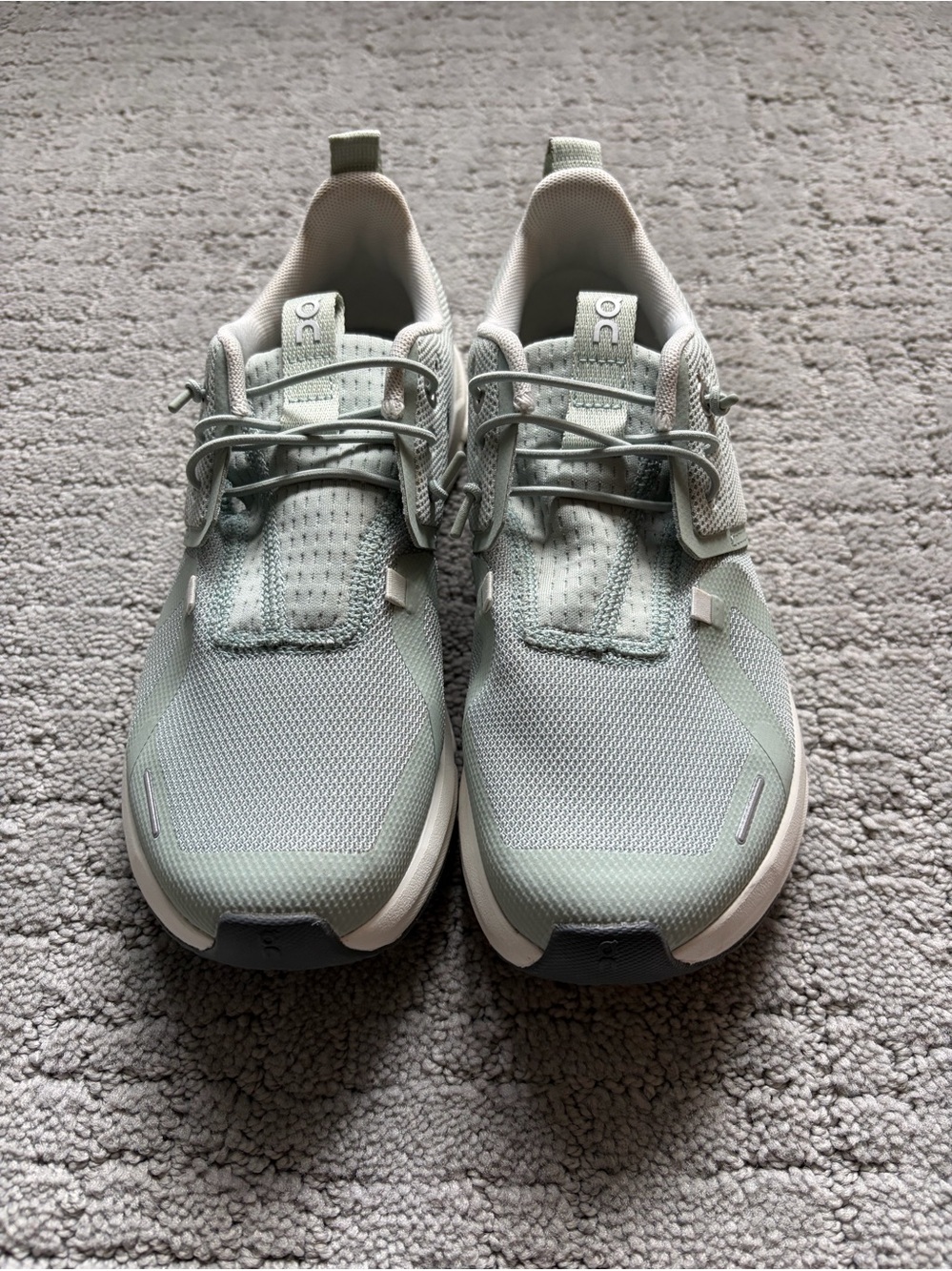 On Running Kids' Cloud Sneakers in Sage Green and White size 4 youth